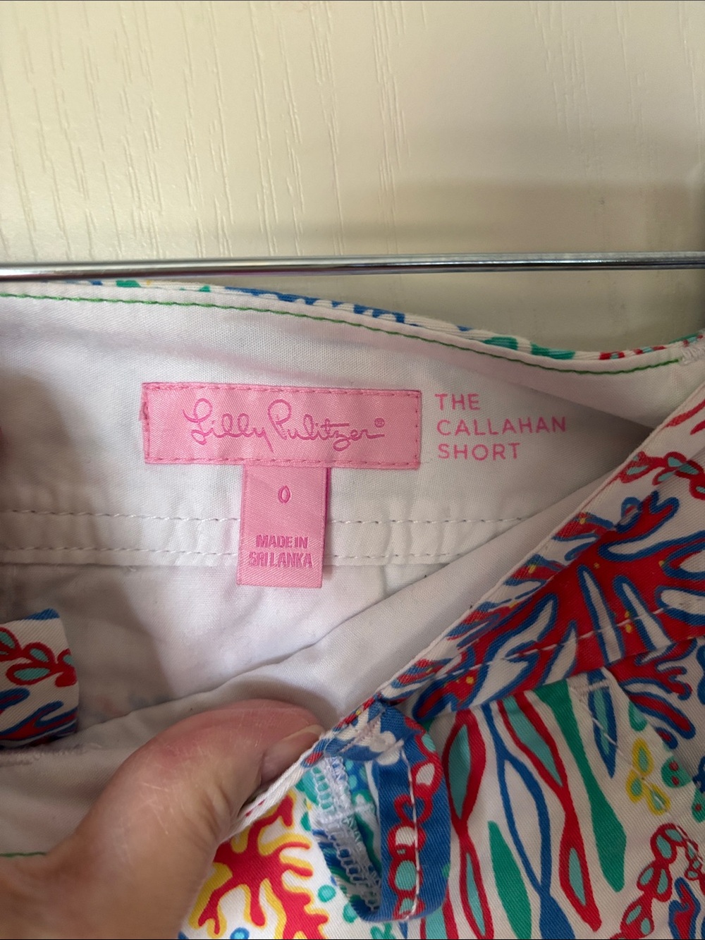 Lilly Pulitzer Women’s Size 0 Coral Reef Print Shorts - Picture 2 of 5